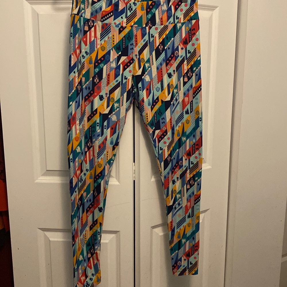Lularoe Disney leggings size T/C (12-18)